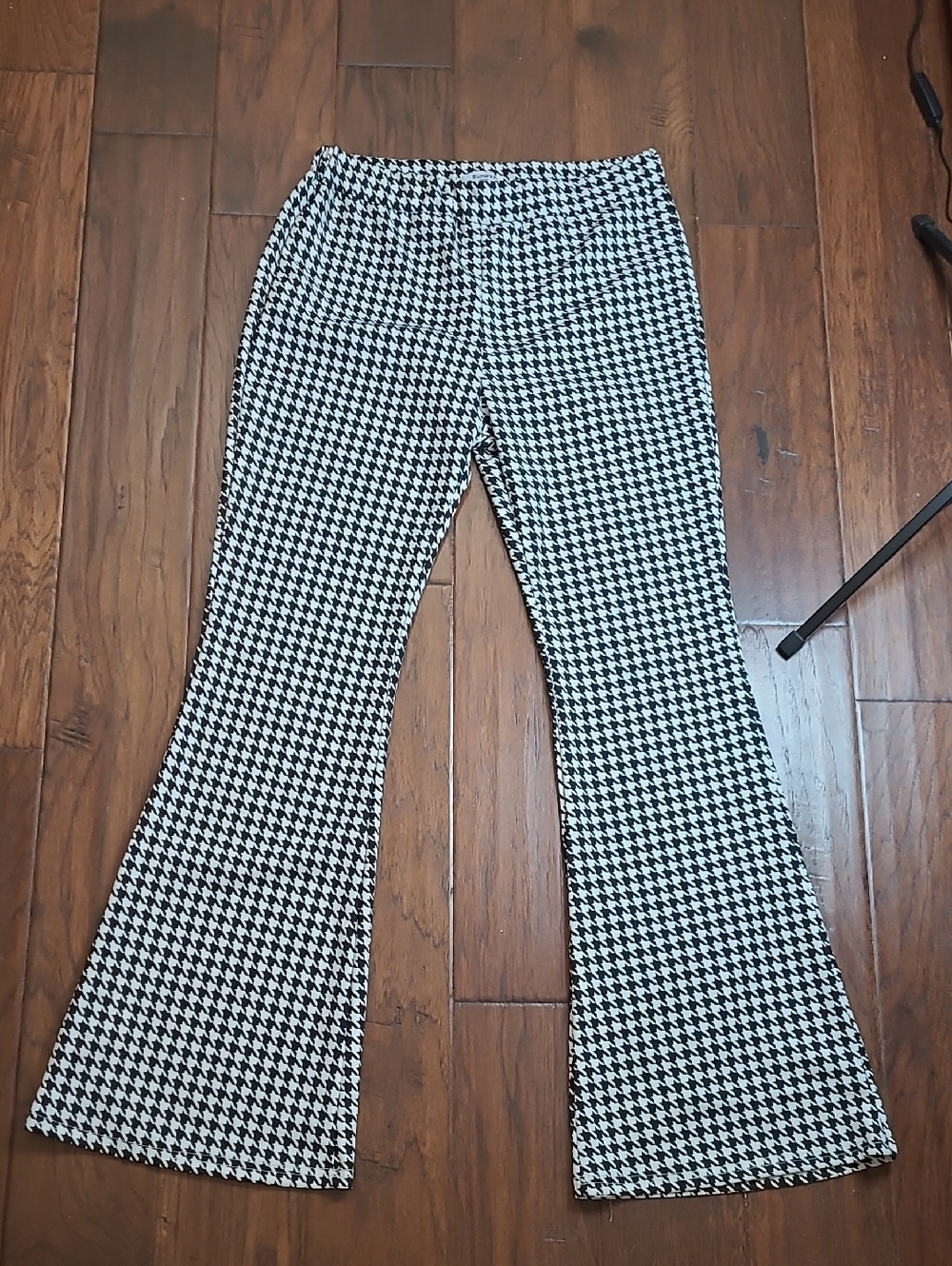 Runway Paris Black & White Houndstooth Flare Pullon Pants size Large